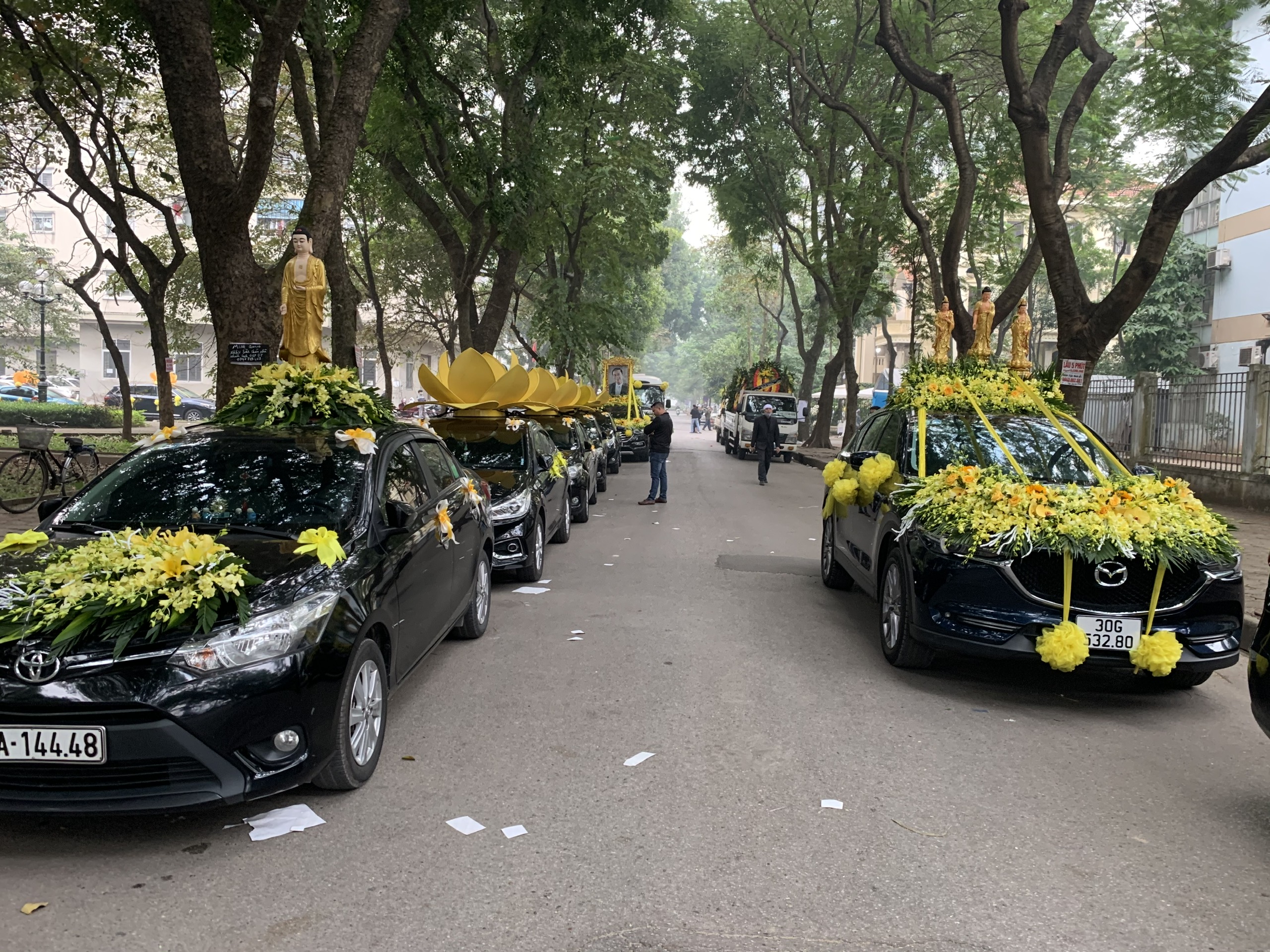 Cho thuê xe phật dẫn lộ